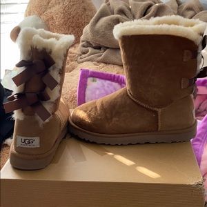 Ugg bow boots